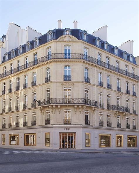 boutique dior paris montaigne|dior boutique montaigne.